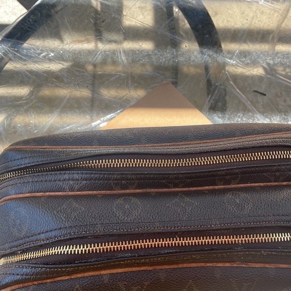 Louis Vuitton Monogram Reporter Crossbody PM - Picture 7 of 16